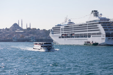 Fototapeta na wymiar Istanbul ship sightseeing cruises