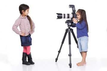 enfant photographe avec mannequin