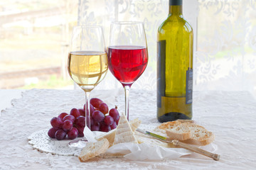 Kaese, Brot und Wein