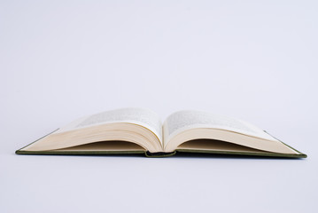 aufgeschlagenes Buch