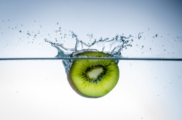 kiwi im wasser