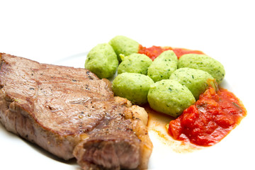 Rumpsteak with Ramson Gnocchi and tomato sauce