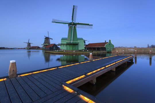 Mínhos de vento de Zaanse Schans na Holanda