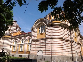 здание общей минеральной бани в Софии