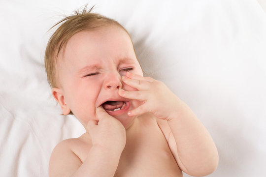 baby crying teething