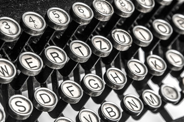 Old typewriter keys - 62723658