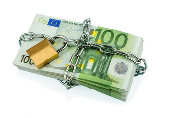 Euro-Geldscheine mit Kette und Vorh&auml;ngeschloss