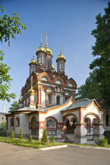Fototapeta na wymiar Church of Nikola in Bersenevskaya. Moscow.