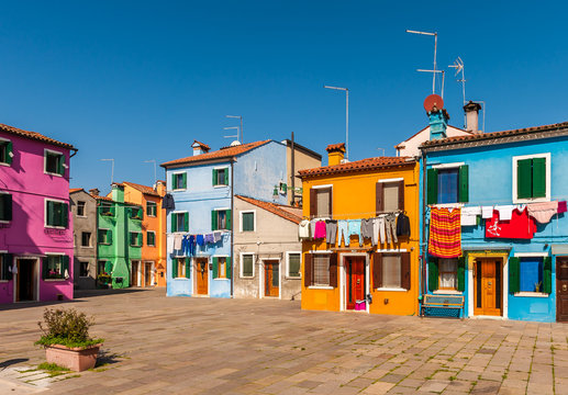 Fototapeta Placette colorée sur l'Ile de Burano à Venise