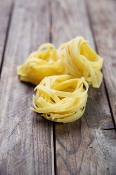 raw tagliatelle pasta
