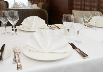 Table arrangement in an expensive restaurant