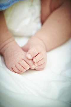 Feet of newborn