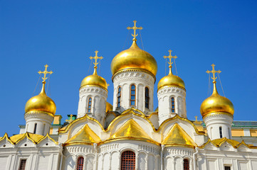 Fototapeta na wymiar La place des cathédrales au Kremlin