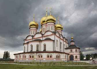 Fototapeta na wymiar Iversky Panny Klasztor. Katedra Iver