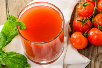 Salsa di pomodoro e basilico