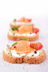 bruschetta with salmon and cheese