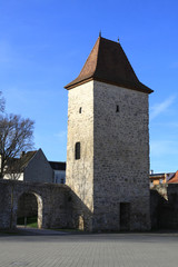 Fototapeta na wymiar Turm der Stadtmauer in der Salzstadt Staßfurt