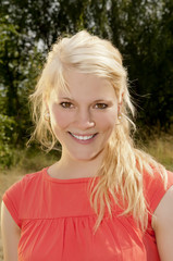hübsche Blondine