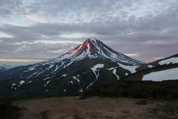 Foto op Aluminium Закат на вулкане © dkhanin