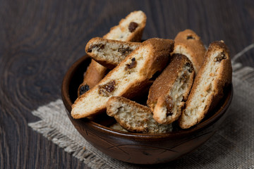 biscotti with raisins in a bowl