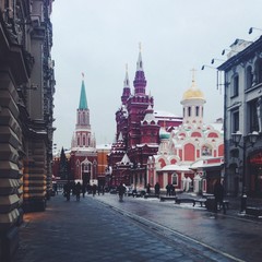 Obraz premium nikolskaya street near red square in moscow