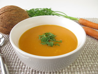 Karottencremesuppe mit Kokosmilch
