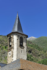 Fototapeta na wymiar Romański kościół w dolinie Aran, Hiszpania