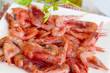 Red prawns with parsley
