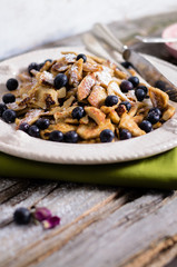 Kaiserschmarrn, Omelette, Blaubeeren