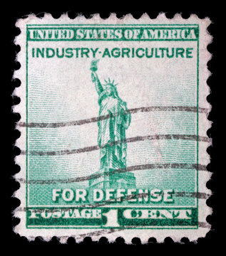 Stamp printed in the USA shows Statue of Liberty, circa 1940