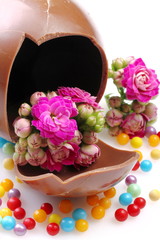 Uova di cioccolato con fiori