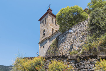 Fototapeta na wymiar Kościół Salvador w Biescas, Hiszpania
