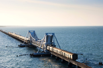 Fototapeta premium Train on a sea bridge in India