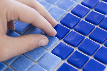 Manufacturing blue tile mosaic