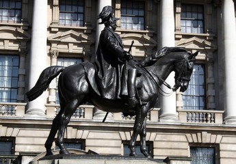 Fototapeta na wymiar Pomnik w Londynie
