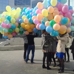Foto op Canvas people are holding balloons © shemoto