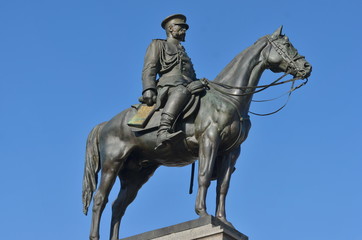 Fototapeta na wymiar Car Aleksander II z Rosji pomnik, Sofia, Bułgaria