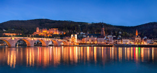 Heidelberg bei Nacht