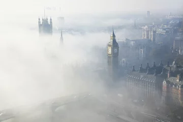 Vlies Fototapete London Schwerer Nebel trifft London