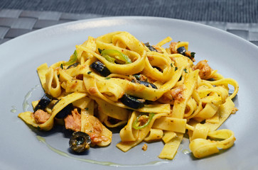 Pasta salad with tuna and black olives