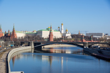 Obraz premium Spring in Moscow - Kremlevskaya Embankment