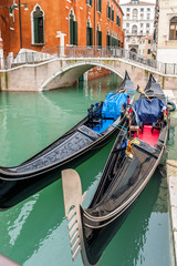 Fototapeta na wymiar Gondoles à Venise