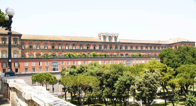 Biblioteca de la Corte Dei Conti, N&aacute;poles, Italia