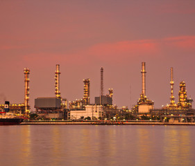 Obraz na płótnie Canvas Oil refinery industrial