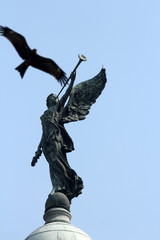 Fototapeta premium Angel of victory atop the dome of Victoria Memorial, Kolkata