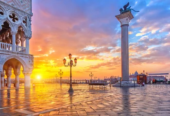 Foto auf Acrylglas Sonnenaufgang in Venedig © sborisov
