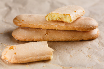 Pistokeddos (savoiardi from Sardinia)