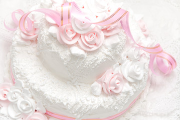 Pink and white delicious luxurious wedding cake