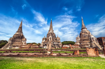 Ancient ruins of Wat Phra Sri Sanphet. Ayutthaya, Thailand - obrazy, fototapety, plakaty