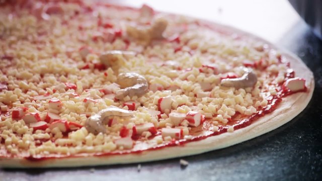 Pizza "Pescatora" with seafood - preparation